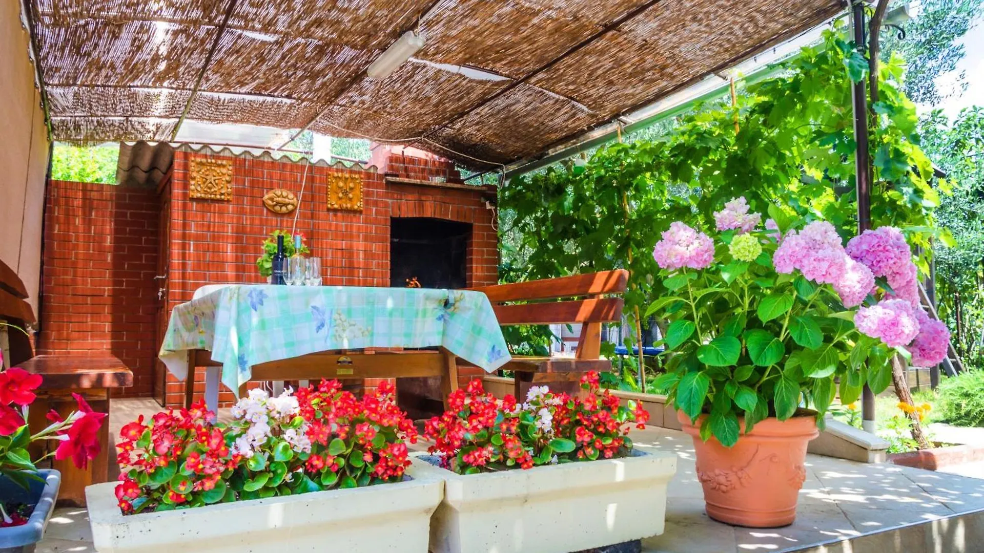 Holiday House With A Parking Space Pula - 22433 Vikendica
