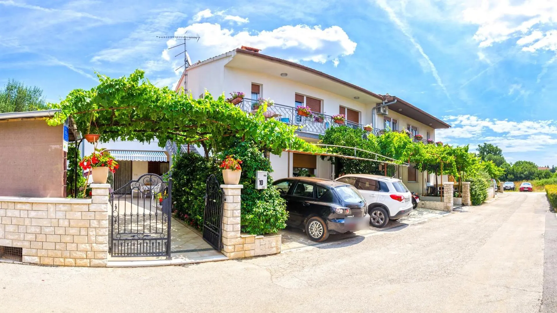 Holiday House With A Parking Space Pula - 22433 Croatia